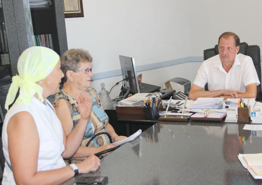 Жители Татищево пришли к главе администрации с вопросами