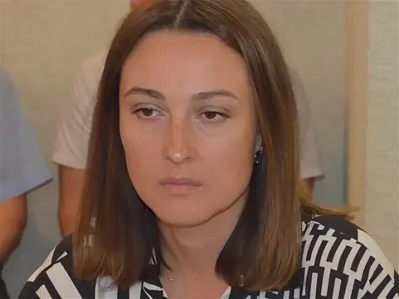 В Саратове собираются спилить три десятка деревьев, ещё больше — обрезать: адреса