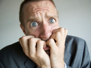 Предпринимателю назначено выплатить штраф в 10 тысяч рублей за торговлю водкой сомнительного происхождения