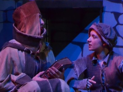 На сцене саратовского театра юного зрителя представляют премьеру дипломного спектакля студентов  «Однажды в Лондоне» (репертуар на февраль)