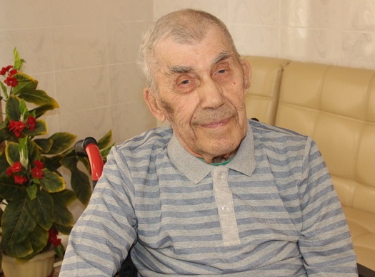 Жителя Балашовского дома-интерната Заборского Николая Михайловича поздравили с 90-летием