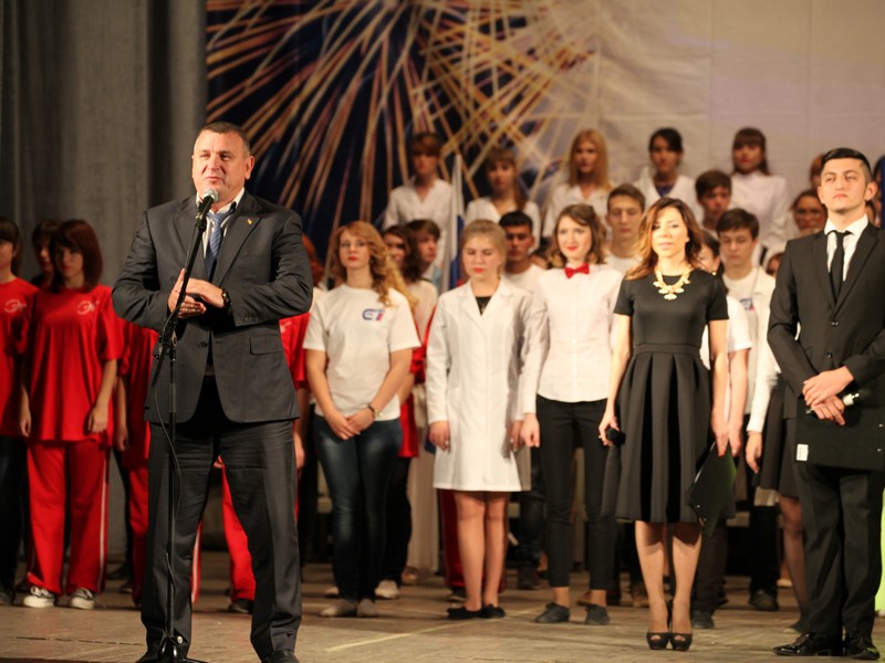 Дмитрий Лобанов обратился с напутственным словом к энгельсским первокурсникам