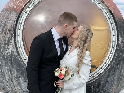 В Парке покорителей космоса сыграли «космическую» свадьбу
