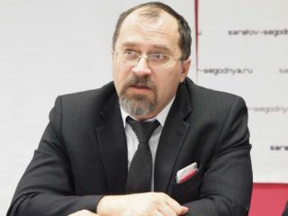 Коммунальщики незаконно раскапывают улицы в Саратове