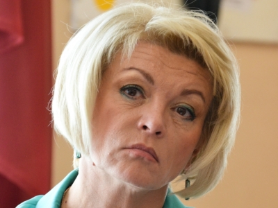 Марину Епифанову спросили о снижении заработной платы и отмену стимулирующих выплат с 1 сентября