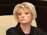 Министр расскзала о том, что учителя Ленинского района убирают територию 