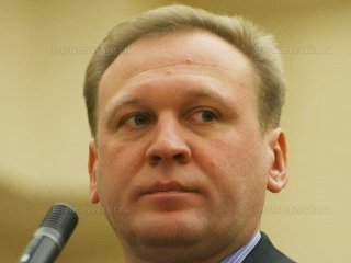 Сергею Бровкину написали о невозможности заехать во двор дома из-за потопа