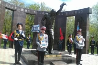 На саратовский мемориал занесены два новых имени
