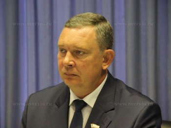 Губернатор отчитал министра экологии за обрезку деревьев в Саратове