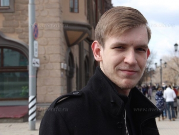 Публичные слушания в Саратове продолжились дракой и задержанием