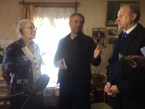 В Пугачеве Володин встретился с пенсионеркой, обиженной местными чиновниками