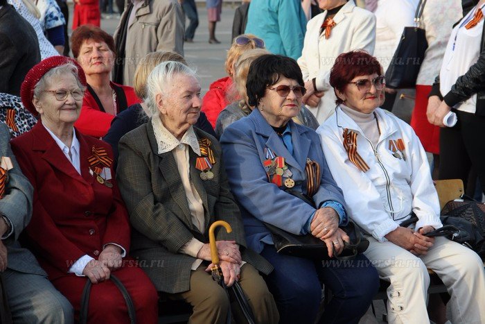                 Фоторепортаж: саратовцам показали театрализованное представление 