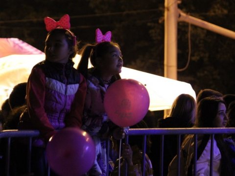 Тысячи саратовцев хором спели гимн города