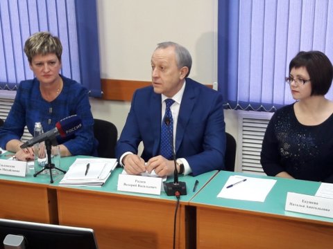 Радаев заметил отсутствие в Саратове обещанных детсадов и школ