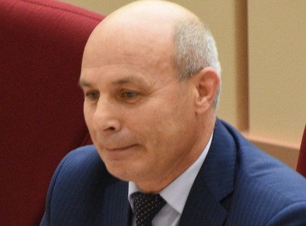 Уволенную за свастику в спектакле учительницу восстановили в школе