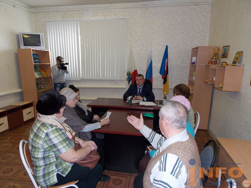 Глава Энгельсского района Дмитрий Лобанов провел прием граждан пос.Зеленый