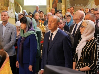 Блогер: Для поклонения мощам святого Радаев и его свита влезли без очереди