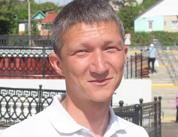 В МБУ «Садово-парковое» рассказали, зачем включают автополив в Детском парке под дождём 