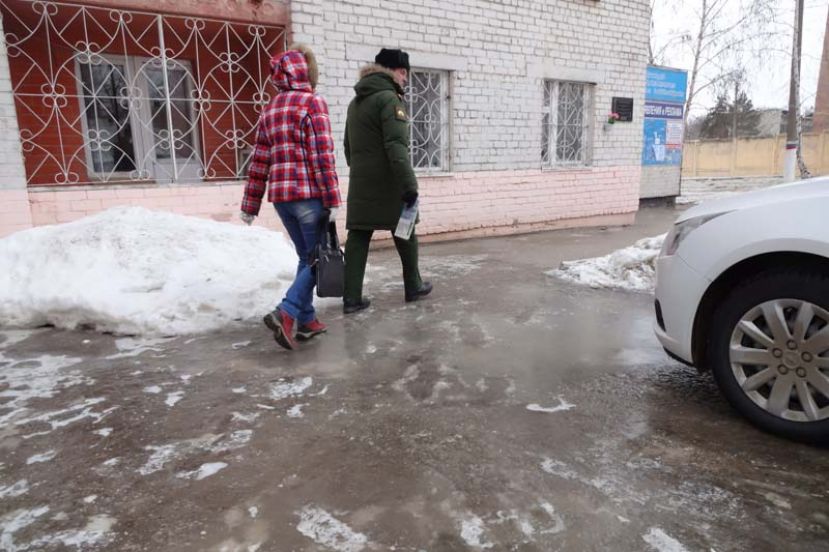 Вольские управляющие не управляются с гололедом