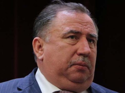 В саратовских дворах установят лавочки по цене диванов и урны по 5 тысяч рублей