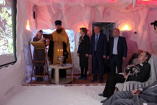 Министр Ирина Бузилова побывала в Энгельсском доме-интернате на открытии проекта «Оздоровительная площадка «Территория долголетия»