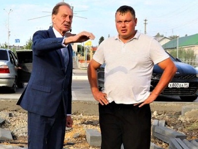 Глава Татищевского МР Павел Сурков в рамках инспекционной поездки посетил сквер «У вертолета»