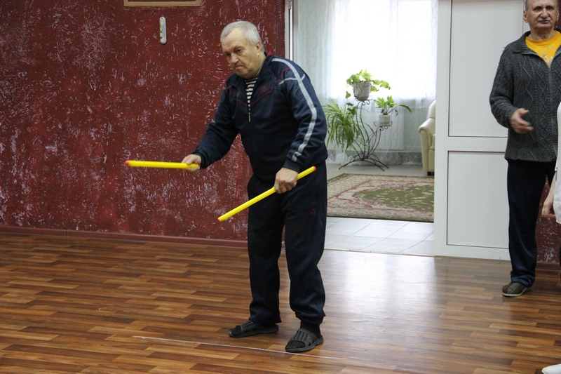 В Балашовском доме-интернате прошли соревнования по игре «Городки»