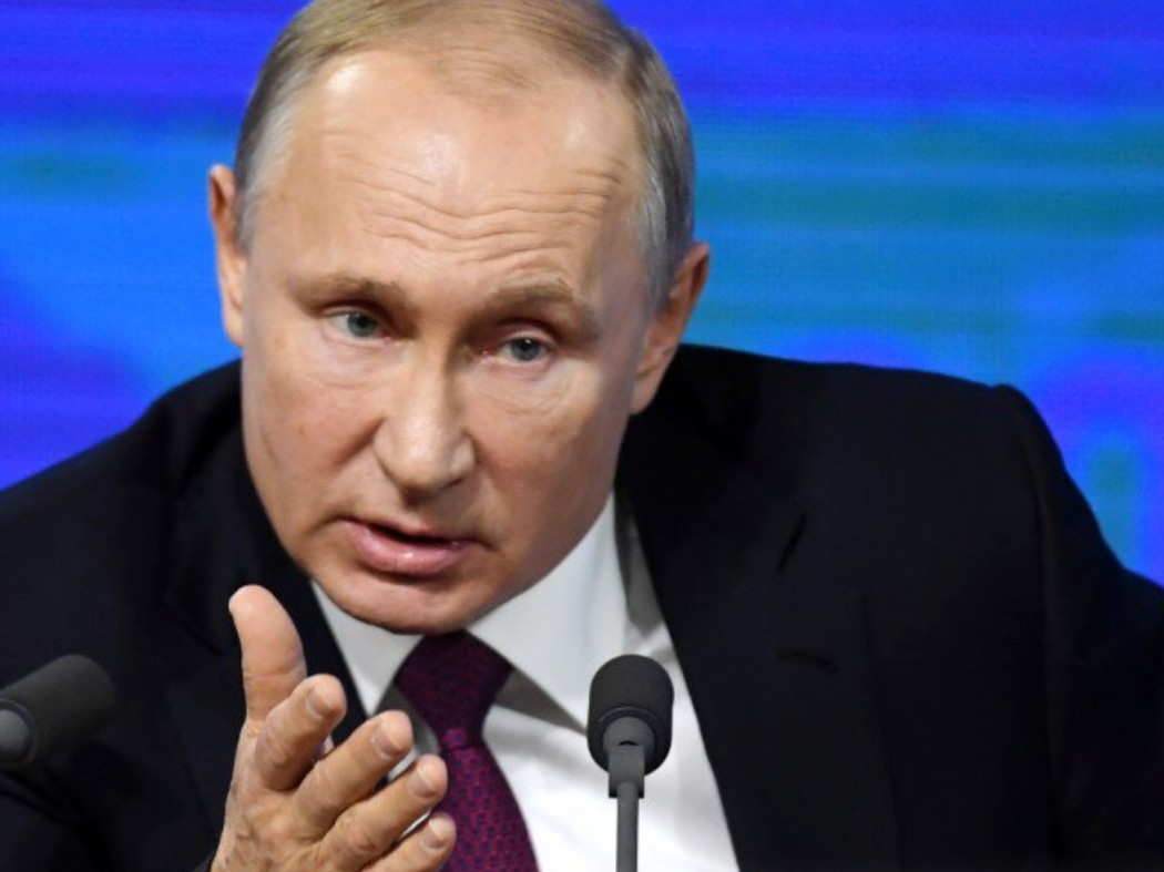 Путин отметил трех жителей Саратовской области госнаградами