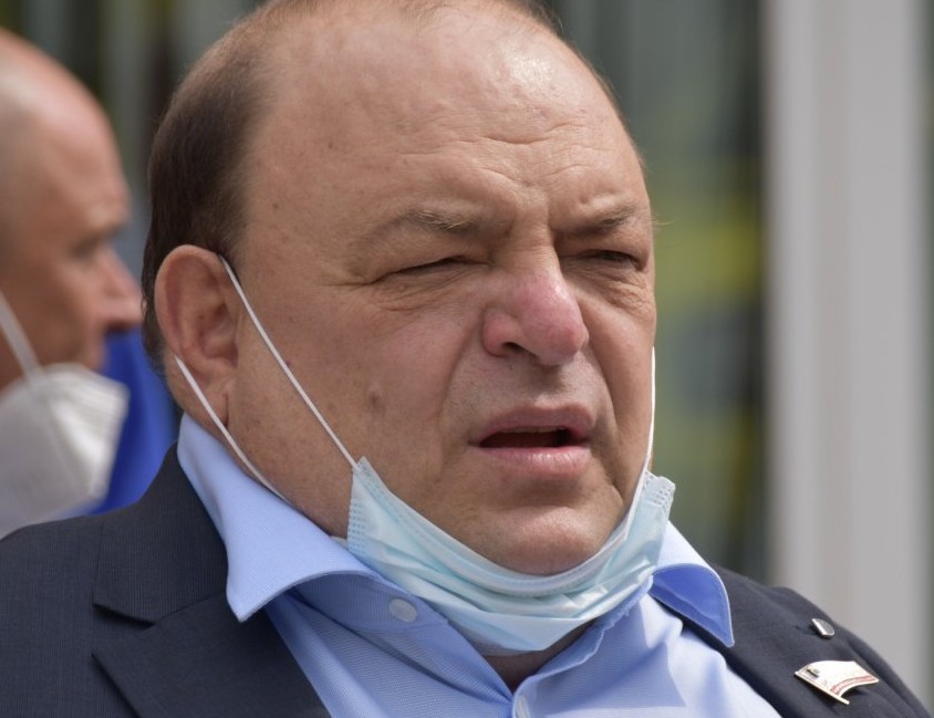 Падение вертолета в Саратове. Сгорел один человек, 26-летний летчик выжил, ещё одного ищут