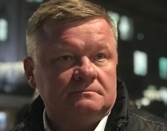 «С фасада на тротуар падают кирпичи»: на улице Горького разрушается памятник регионального значения (в прошлом году Володин предложил перепрофилировать его в школу)