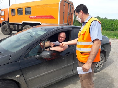 Саратовским водителям напомнили о правилах пересечения железнодорожных переездов