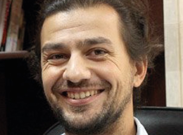 Георгий Цнобиладзе покидает саратовский ТЮЗ