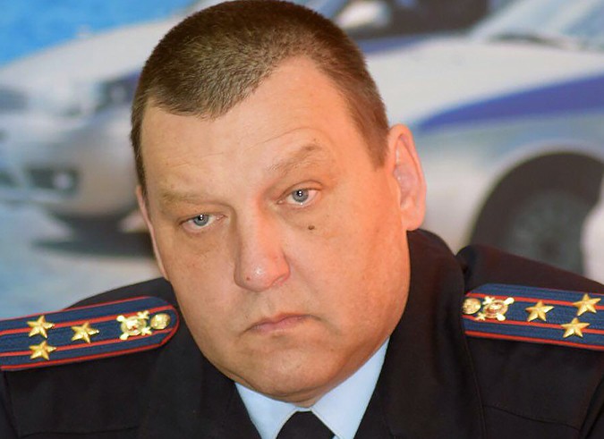 На федеральной трассе столкнулись две фуры: пострадавшего дальнобойщика пришлось доставать спасателям