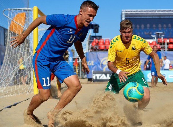 Спортивные выходные. Большой и пляжный футбол