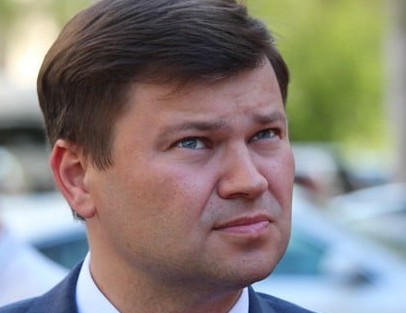 Дело о непредоставлении квартир сиротам: к бывшему министру строительства и ЖКХ подали гражданский иск на сотни тысяч рублей