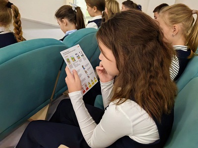 Саратовским школьникам напомнили о правилах безопасного поведения вблизи железной дороги