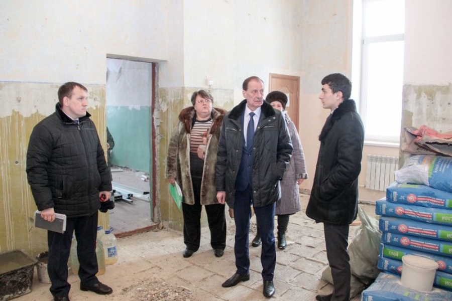 Павел Сурков проинспектировал сельский клуб с.Курдюм
