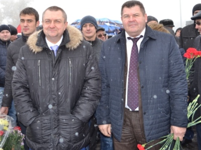 Андрей Беликов и Вячеслав Тарасов приняли участие в церемонии возложения цветов к Монументу воинам-водителям