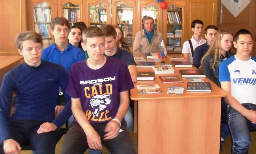Пугачевские студенты встретились на перекрестке мнений