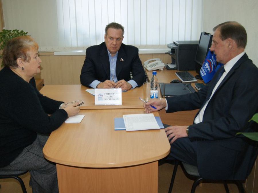 В Татищевском районе обсудили проблемы жителей и бюджет страны на 2017 год