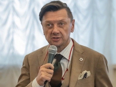 «Искусство и власть»: в Саратове академики и доктора наук обсуждают цифровизацию музеев