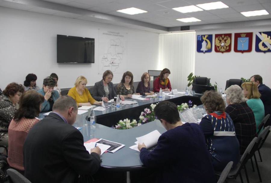 В Татищевском районе говорили об использовании школьных автобусов