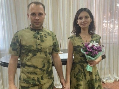 В Красноармейске жених и невеста пришли на свадьбу в камуфляжной одежде