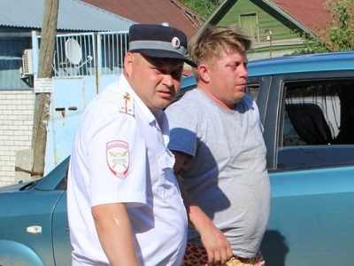 В центре Саратова пьяный водитель уснул за рулем после ДТП
