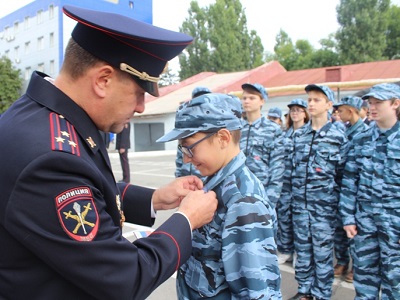 В УМВД России по г. Саратову состоялось торжественное вручение удостоверений членам отряда «Юный друг полиции»
