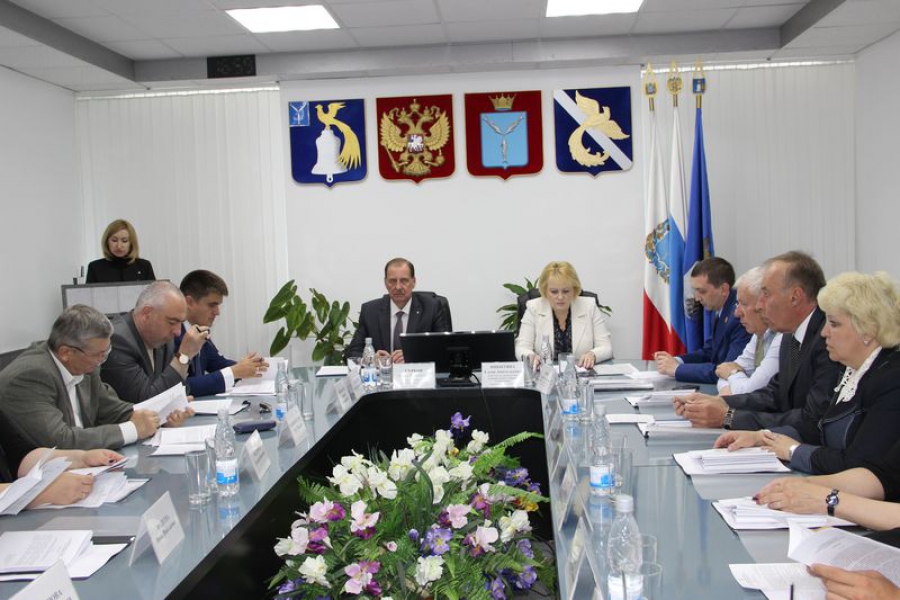 Татищевские депутаты внесли изменения в структуру администрации района