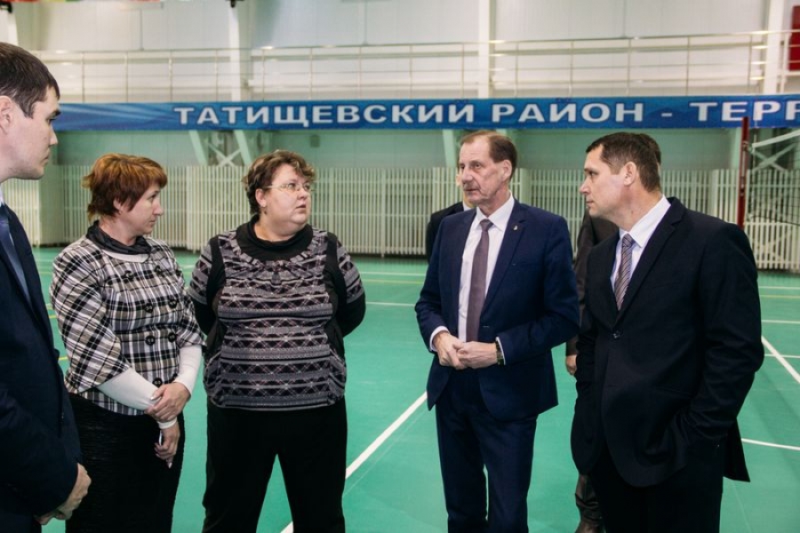 В Татищеве состоялась утренняя планерка на новом спортивном объекте