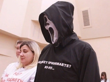 Заседание гордумы Саратова прервал приход «смерти с косой»