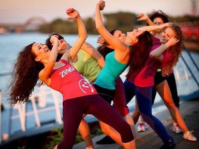 День России в Саратове: шашки с бесплатным мороженым на Октябрьской, зумба в Затоне и научная лужайка у Крытого