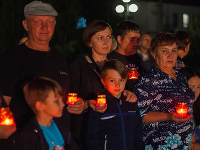 Сотни татищевцев распахнули сердца для памяти в День скорби